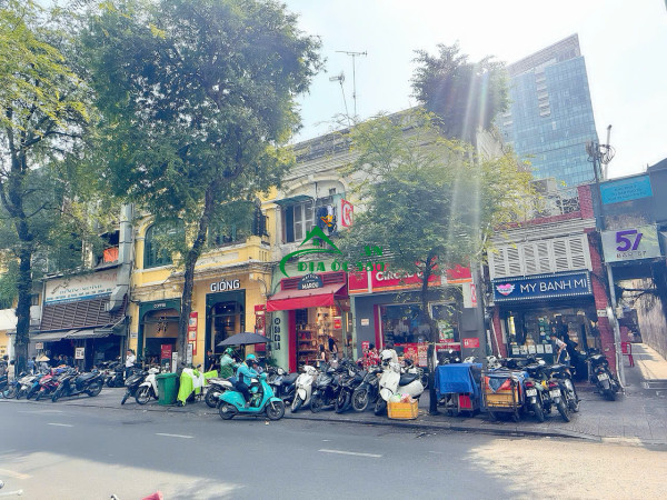 SIÊU PHẨM KIM CƯƠNG - BÁN NHÀ 2 TẦNG MẶT TIỀN KD Đ.NGUYỄN DU, BÊN NGHÉ,